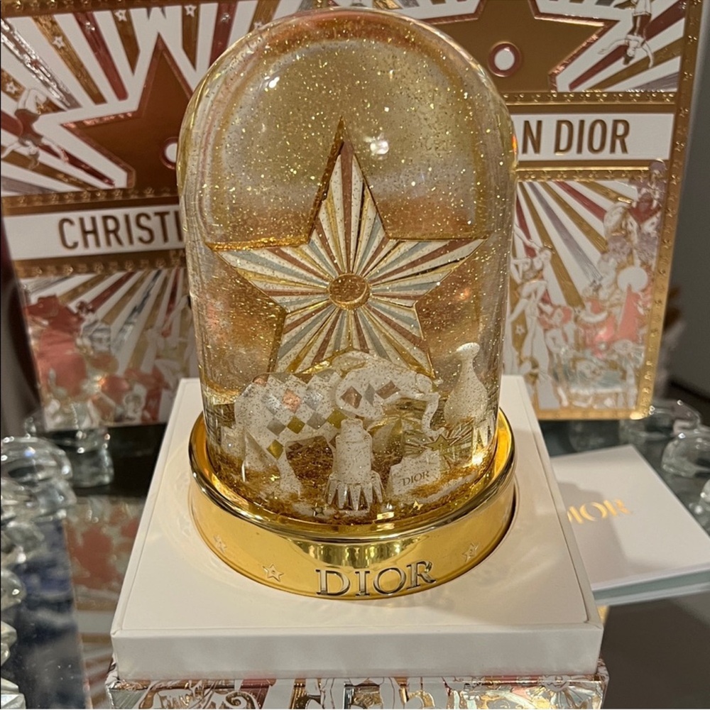 Dior Gold Starry Snow Globe 2025